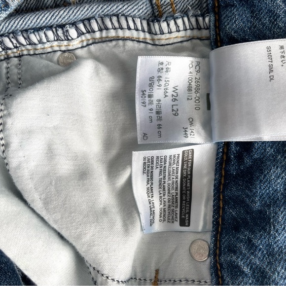 Levi’s High Waisted Mom Jean Size 26 - Picture 7 of 7